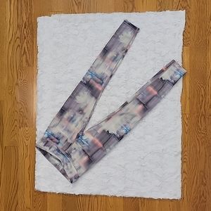 Athleta Girl Tie-Dye Athletic Leggings, Girls Size Large, Great Conditio…